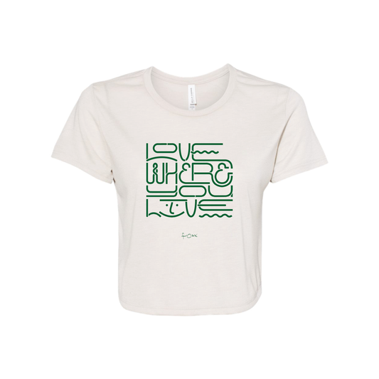 LOVE WHERE YOU LIVE W'S FLOWY CROP SHORT SLEEVE TEE